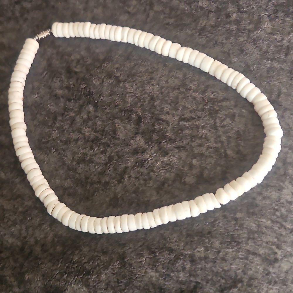 VTG 1970s Hawaiian Barrel Clasp Large Puka Shell Necklace